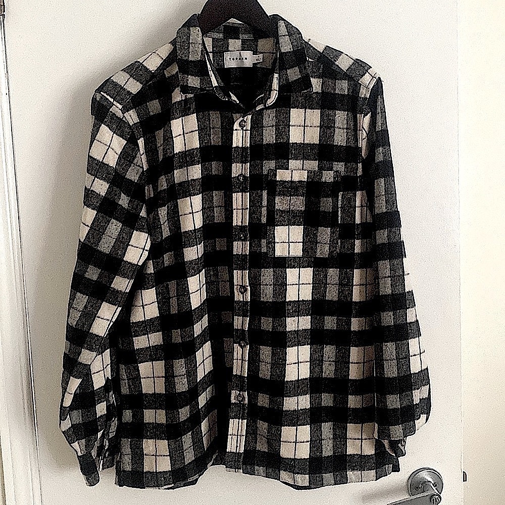 TOPMAN black & creme checkered flannel button down shirt size Large